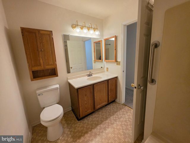9 GRISTMILL DR, Dover, DE 19904