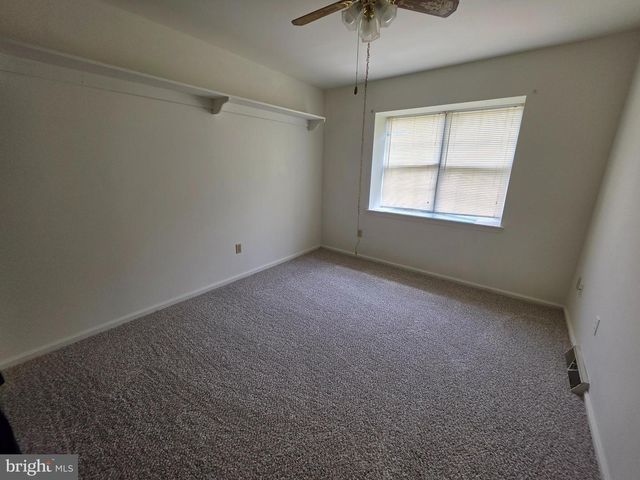 9 GRISTMILL DR, Dover, DE 19904