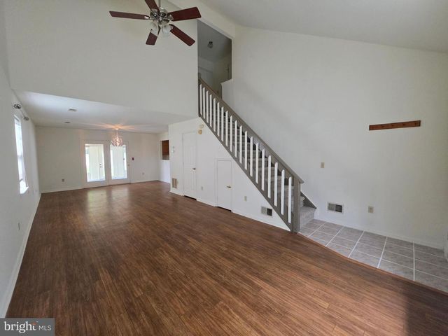 9 GRISTMILL DR, Dover, DE 19904