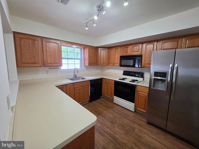 9 GRISTMILL DR, Dover, DE 19904