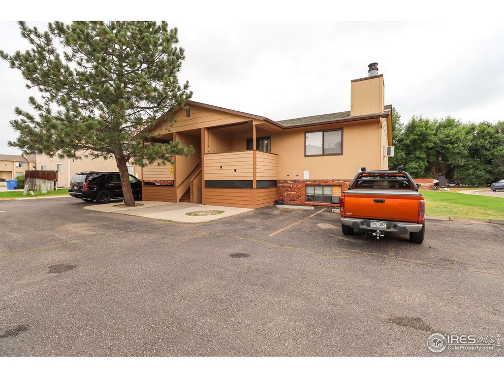 127 Juniper Pl, Loveland, CO 80538
