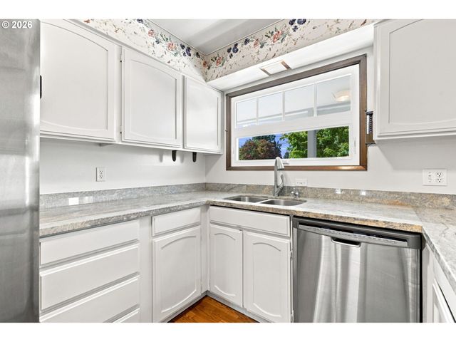 5236 Se EL CENTRO Way, Milwaukie, OR 97267