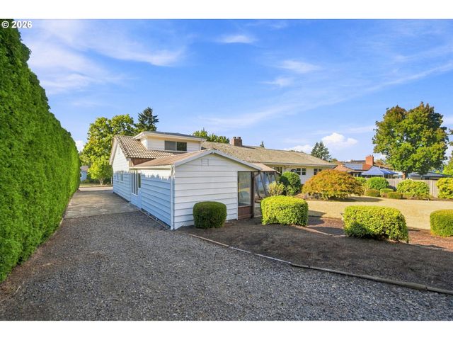 5236 Se EL CENTRO Way, Milwaukie, OR 97267