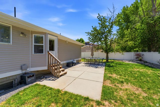 11058 S SANDY CREEK DR. DR, Sandy, UT 84094