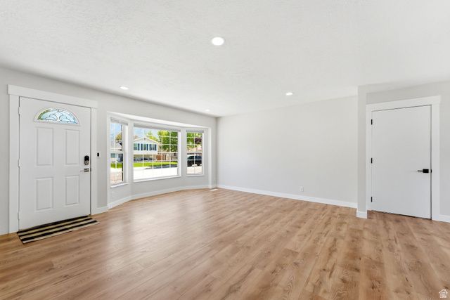 11058 S SANDY CREEK DR. DR, Sandy, UT 84094