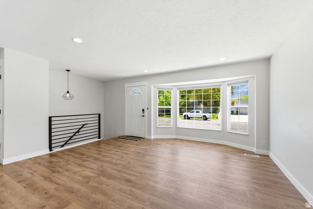 11058 S SANDY CREEK DR. DR, Sandy, UT 84094