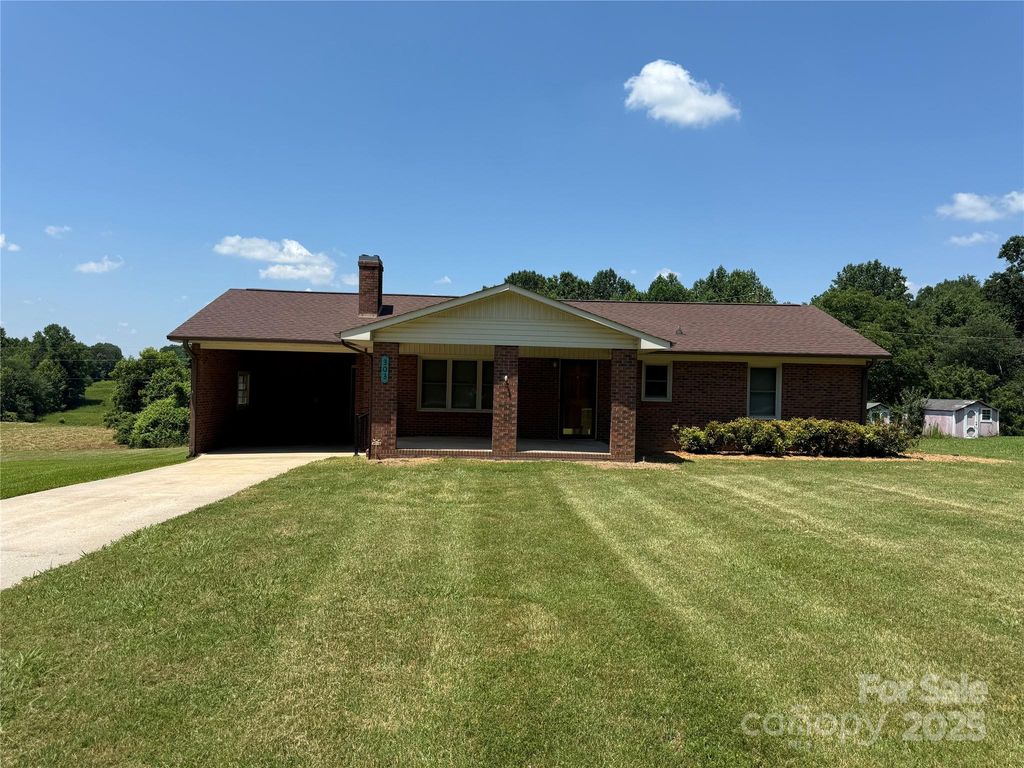 303 Mariposa Road, Stanley, NC 28164
