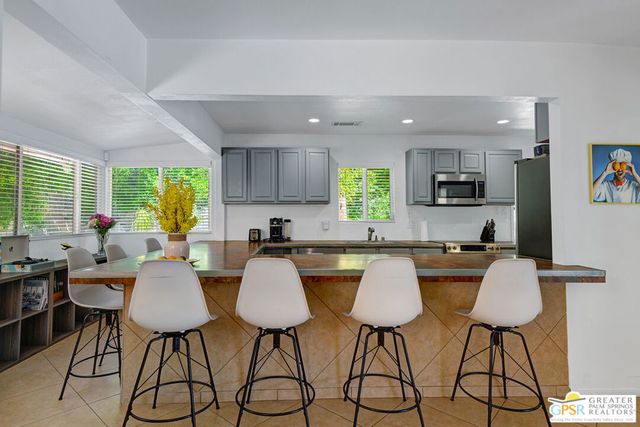 830 N Riverside Drive, Palm Springs, CA 92264