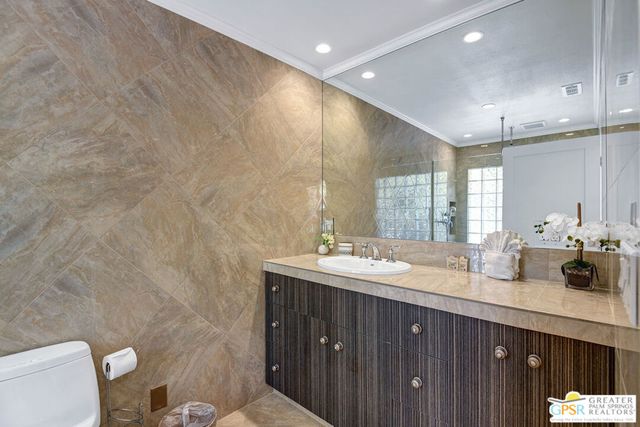 830 N Riverside Drive, Palm Springs, CA 92264