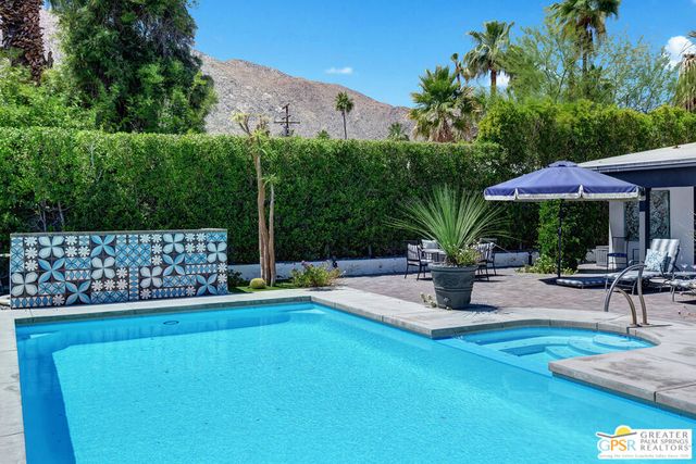 830 N Riverside Drive, Palm Springs, CA 92264