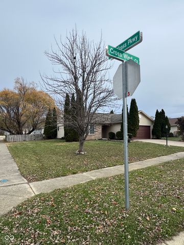 820 Cross Wind Court, Greenwood, IN 46143