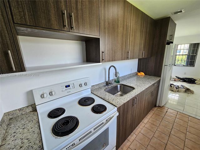 2119 NW 64th St 2119, Miami, FL 33147