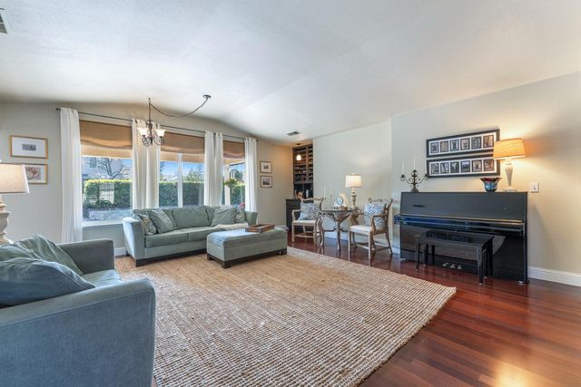 1754 Decatur Avenue, Clovis, CA 93611