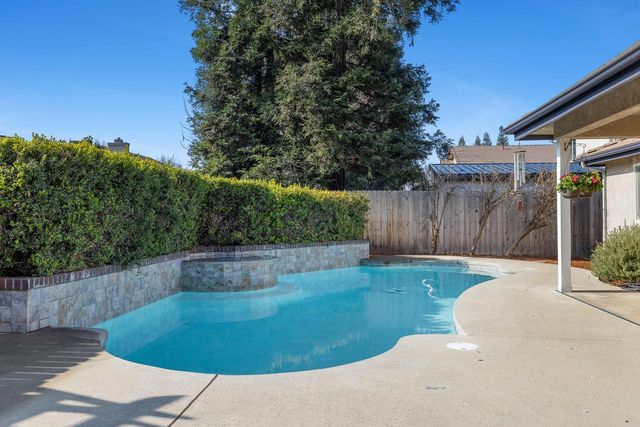 1754 Decatur Avenue, Clovis, CA 93611