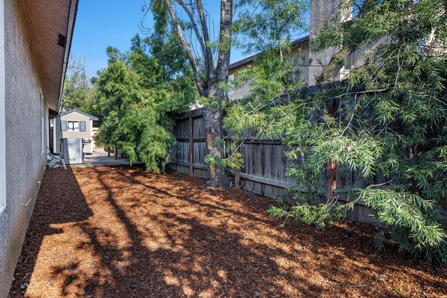 1754 Decatur Avenue, Clovis, CA 93611