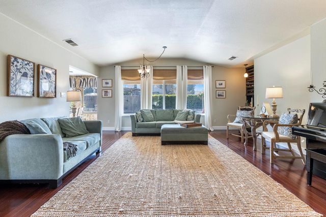 1754 Decatur Avenue, Clovis, CA 93611