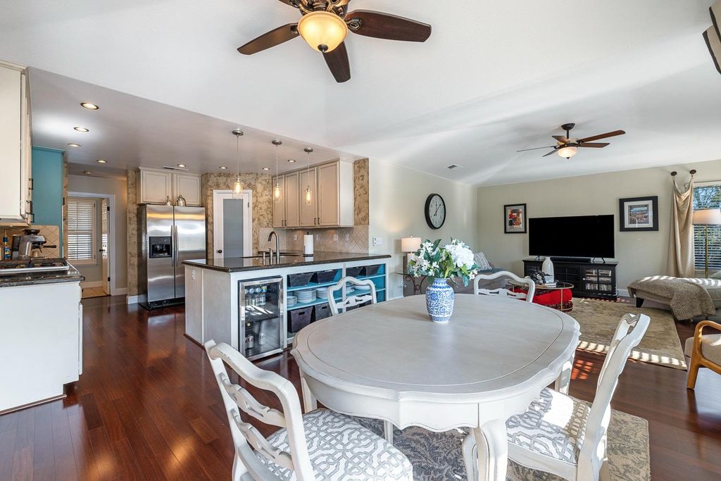 Image 26 of property listing at 1754 Decatur Avenue, Clovis, CA 93611