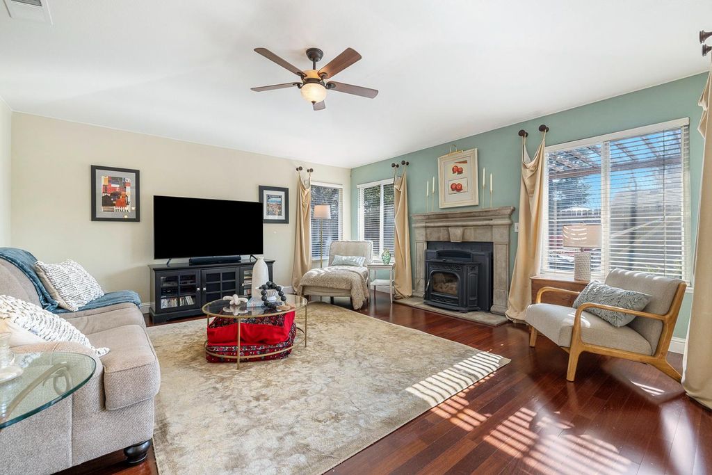 Image 28 of property listing at 1754 Decatur Avenue, Clovis, CA 93611