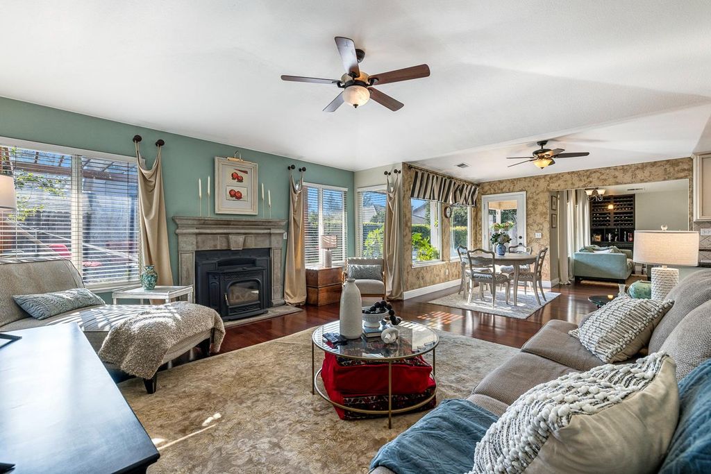 Image 29 of property listing at 1754 Decatur Avenue, Clovis, CA 93611