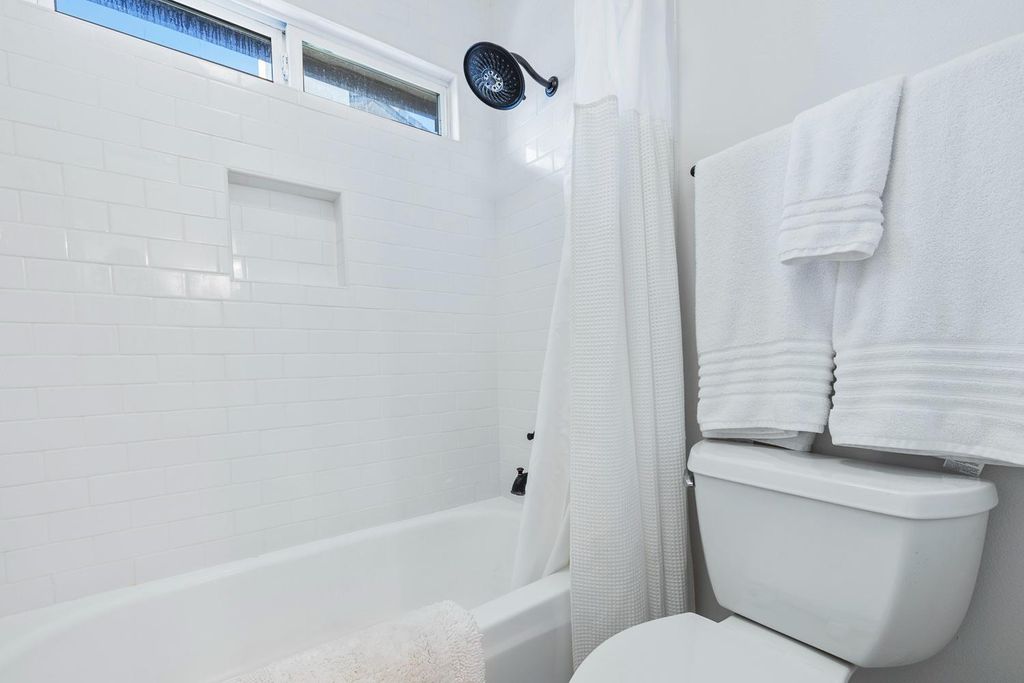 Image 34 of property listing at 1754 Decatur Avenue, Clovis, CA 93611