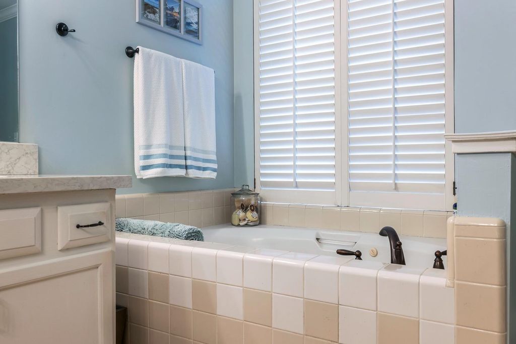 Image 46 of property listing at 1754 Decatur Avenue, Clovis, CA 93611