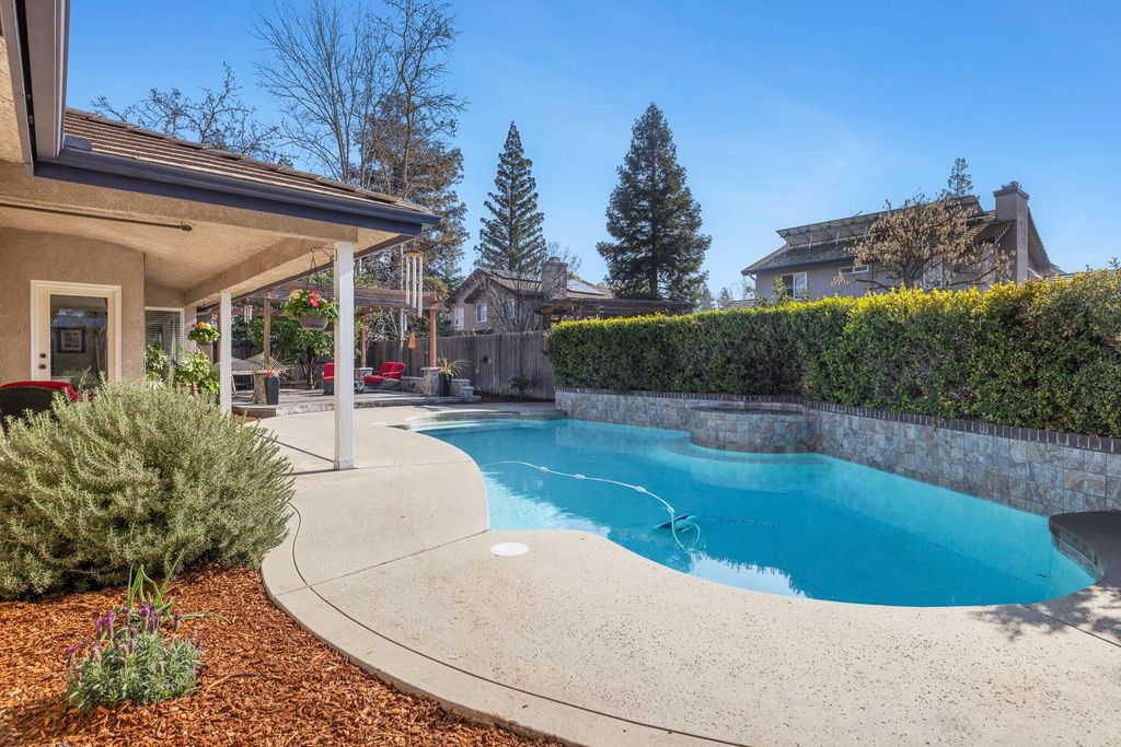 Image 49 of property listing at 1754 Decatur Avenue, Clovis, CA 93611