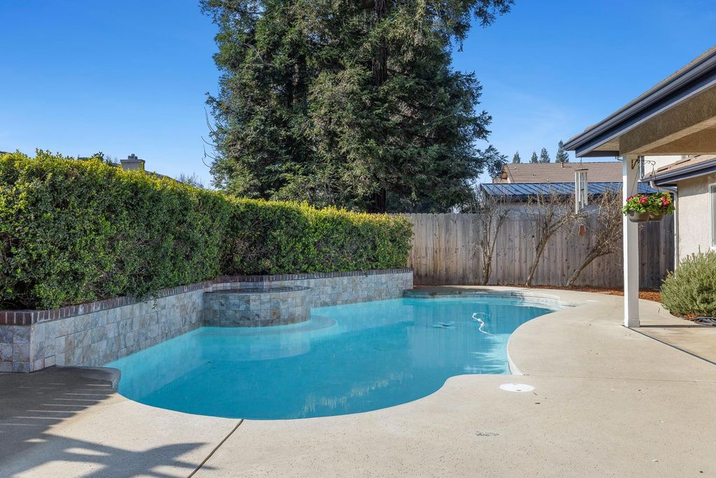 Image 50 of property listing at 1754 Decatur Avenue, Clovis, CA 93611