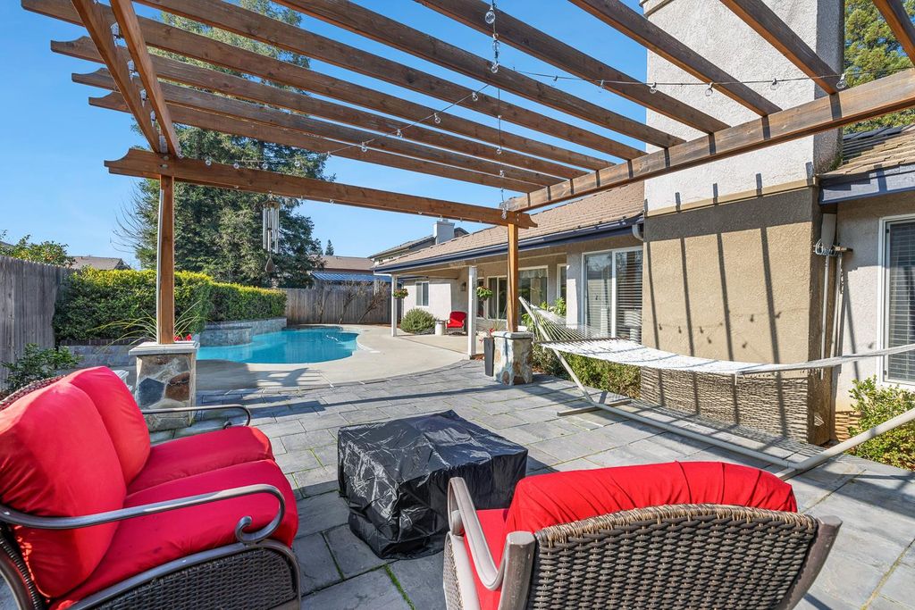 Image 52 of property listing at 1754 Decatur Avenue, Clovis, CA 93611