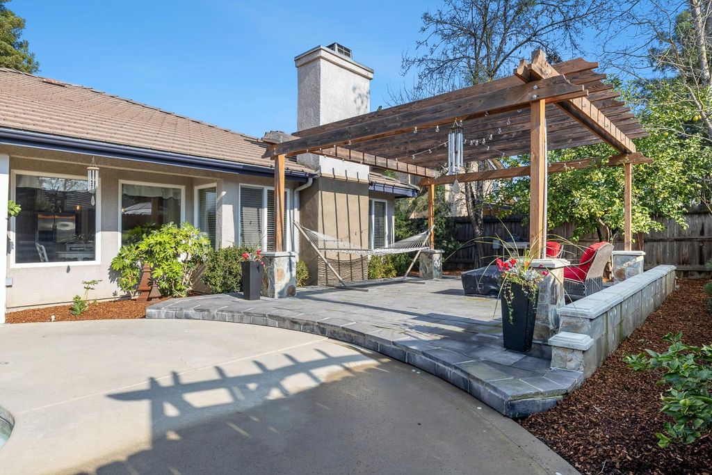 Image 54 of property listing at 1754 Decatur Avenue, Clovis, CA 93611