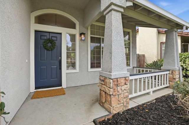 830 Sugar Pine Dr, Lathrop, CA 95330
