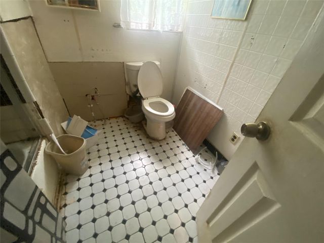 8402 Darlington Drive, Houston, TX 77028