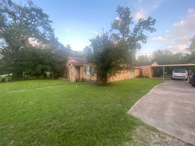8402 Darlington Drive, Houston, TX 77028
