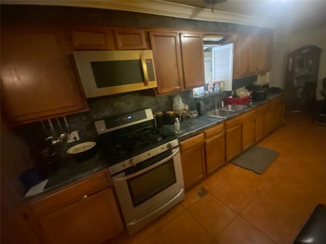 8402 Darlington Drive, Houston, TX 77028