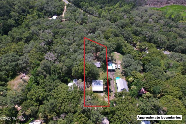 327 KEUKA LAKE Trail, Interlachen, FL 32148