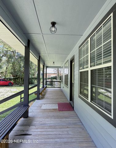 327 KEUKA LAKE Trail, Interlachen, FL 32148