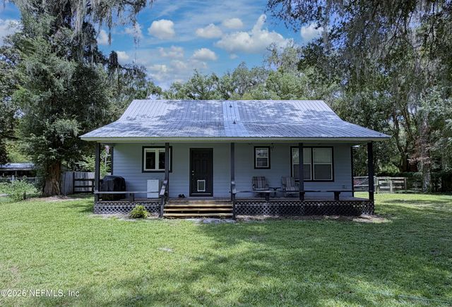 327 KEUKA LAKE Trail, Interlachen, FL 32148