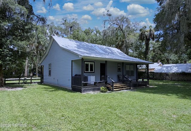 327 KEUKA LAKE Trail, Interlachen, FL 32148
