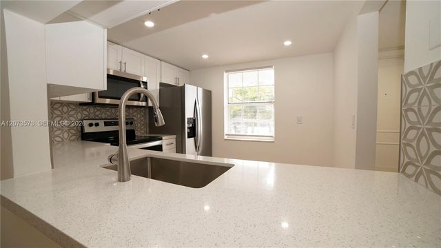 4291 NW 9th Avenue 101, Deerfield Beach, FL 33064