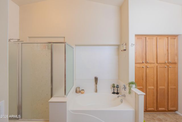 2907 E WHISPERING WIND Drive, Phoenix, AZ 85024