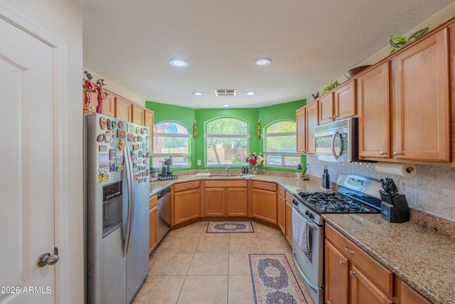 2907 E WHISPERING WIND Drive, Phoenix, AZ 85024