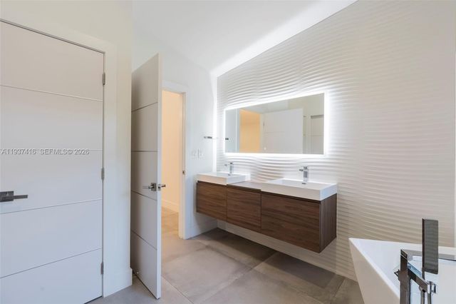 3950 Shearwater Dr, Jupiter, FL 33477