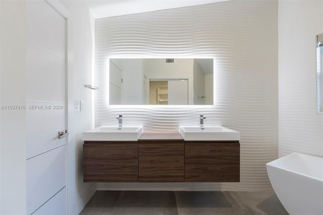 3950 Shearwater Dr, Jupiter, FL 33477