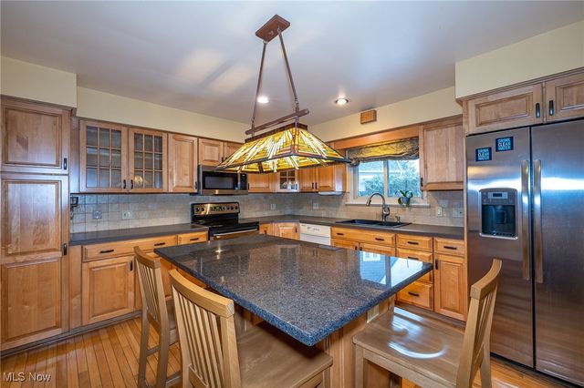 2990 Hampton Road, Cleveland, OH 44120