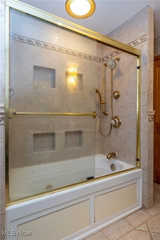 2990 Hampton Road, Cleveland, OH 44120