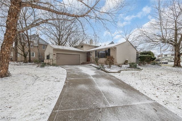 2990 Hampton Road, Cleveland, OH 44120