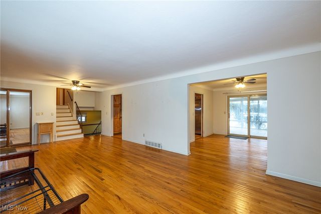 2990 Hampton Road, Cleveland, OH 44120