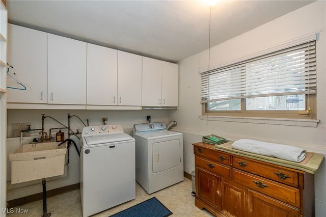 2990 Hampton Road, Cleveland, OH 44120