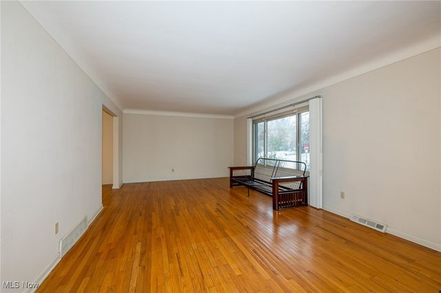 2990 Hampton Road, Cleveland, OH 44120