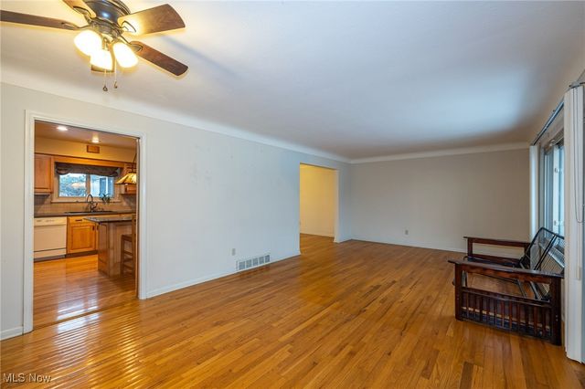 2990 Hampton Road, Cleveland, OH 44120