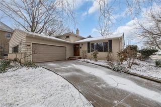 2990 Hampton Road, Cleveland, OH 44120